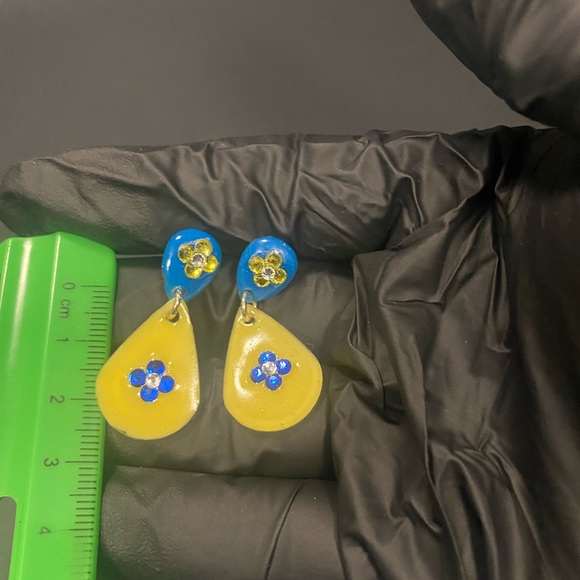 Dangle earrings - Picture 3 of 3